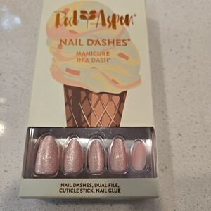 Red Aspen Nail Dashes In Peaches & Cream, Cara